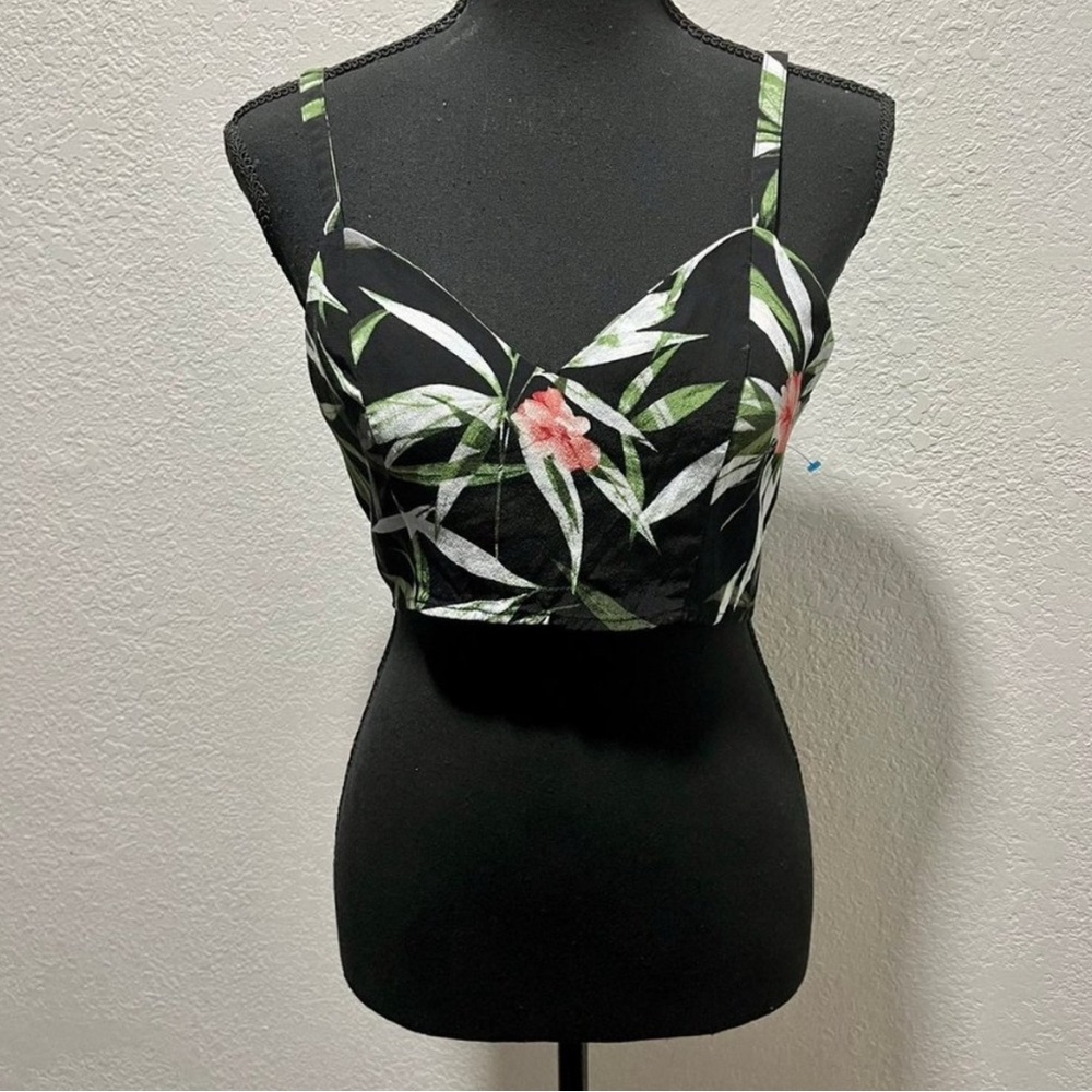 Forever 21 Black and Green Tropical Floral Print Crop Top